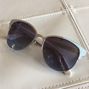 Blue tinted lenses Sunglasses